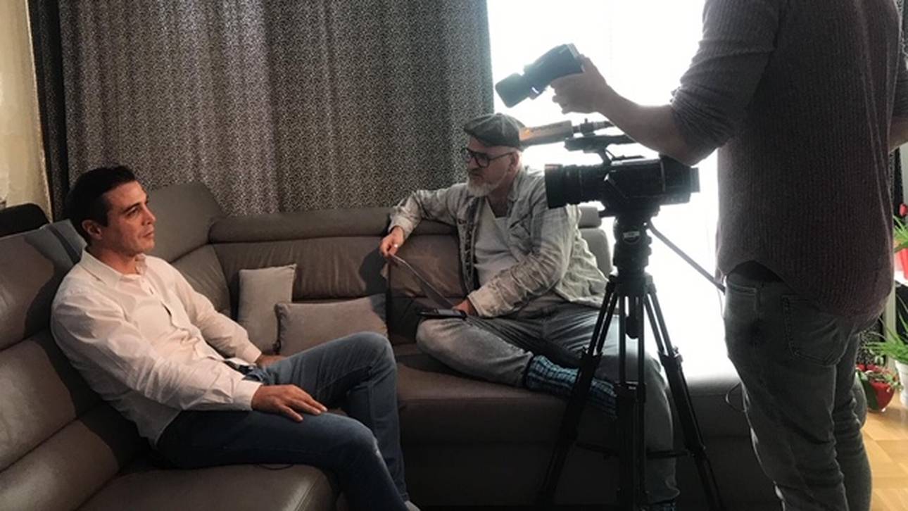 Berkant Göktan gab SPORT1-Reporter Reinhard Franke (r.) nach elf Jahren das erste Interview