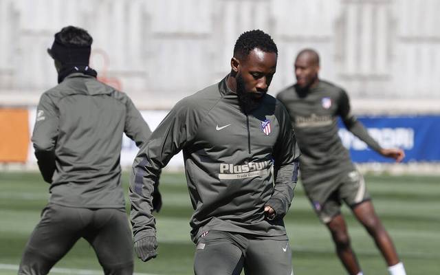 Moussa Dembele Von Atletico Madrid Bricht Im Training Zusammen