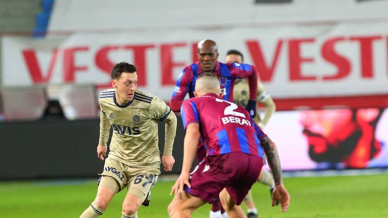 Özil ausgewechselt, Fenerbahce siegt