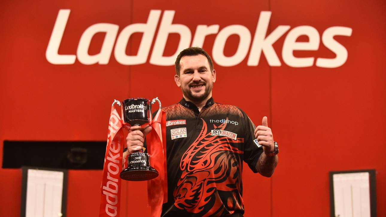 Clayton komplettiert Premier League