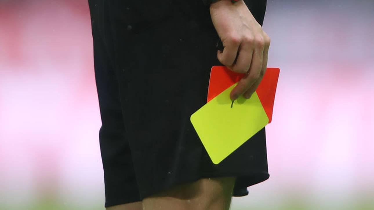 Fußball testet Zeitstrafen