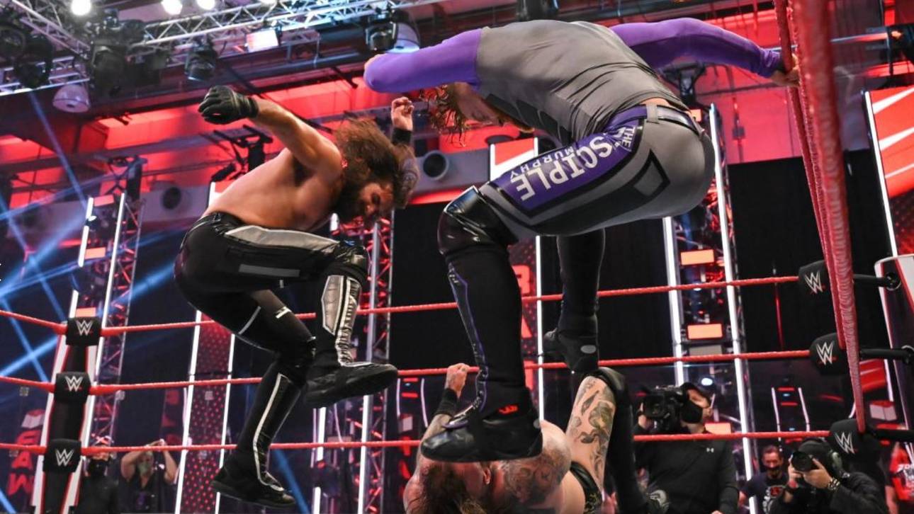 WWE: Rollins zerstört nächstes Opfer