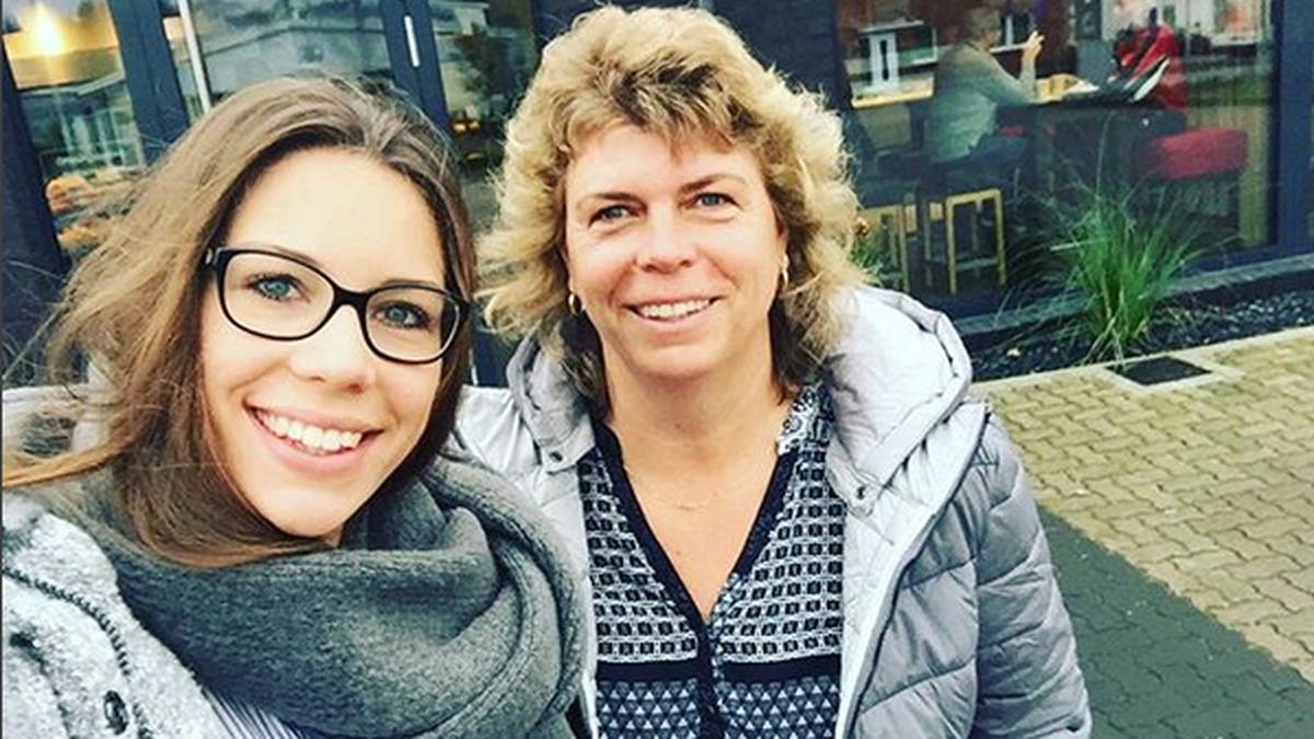 Auf Bölks raketenhaften Aufstieg ist besonders ihre Weltmeister-Mama stolz: Mutter Andrea (rechts) holte 1993 den bislang letzten WM-Titel für Deutschland, ein Jahr später wurde sie Vize-Europameisterin. Große Fußstapfen für Tochter Emily