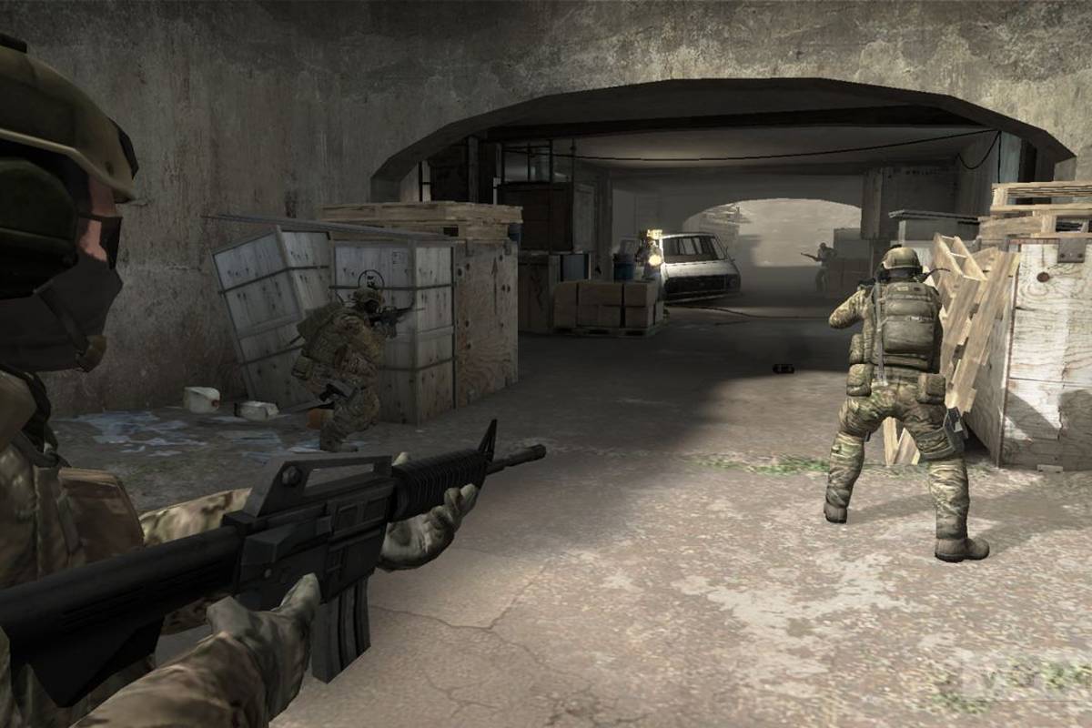 Terroristen, Anti-Terror-Einheiten und eigentlich dreht sich in Counter-Strike alles um eine Bombe. Was den explosiven Shooter so einzigartig macht und wie man spielt - SPORT1 erklärt es euch.