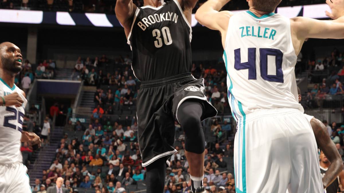 Thaddeus Young liefert einige spektakuläre Körbe ab und markiert für die Nets 27 Punkte