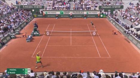 Rafael Nadal ist bei den French Open kaum zu schlagen. Der 36-Jährige feiert seinen 14. Titel in Roland Garros und lässt dem Norweger Casper Ruud keine Chance.
