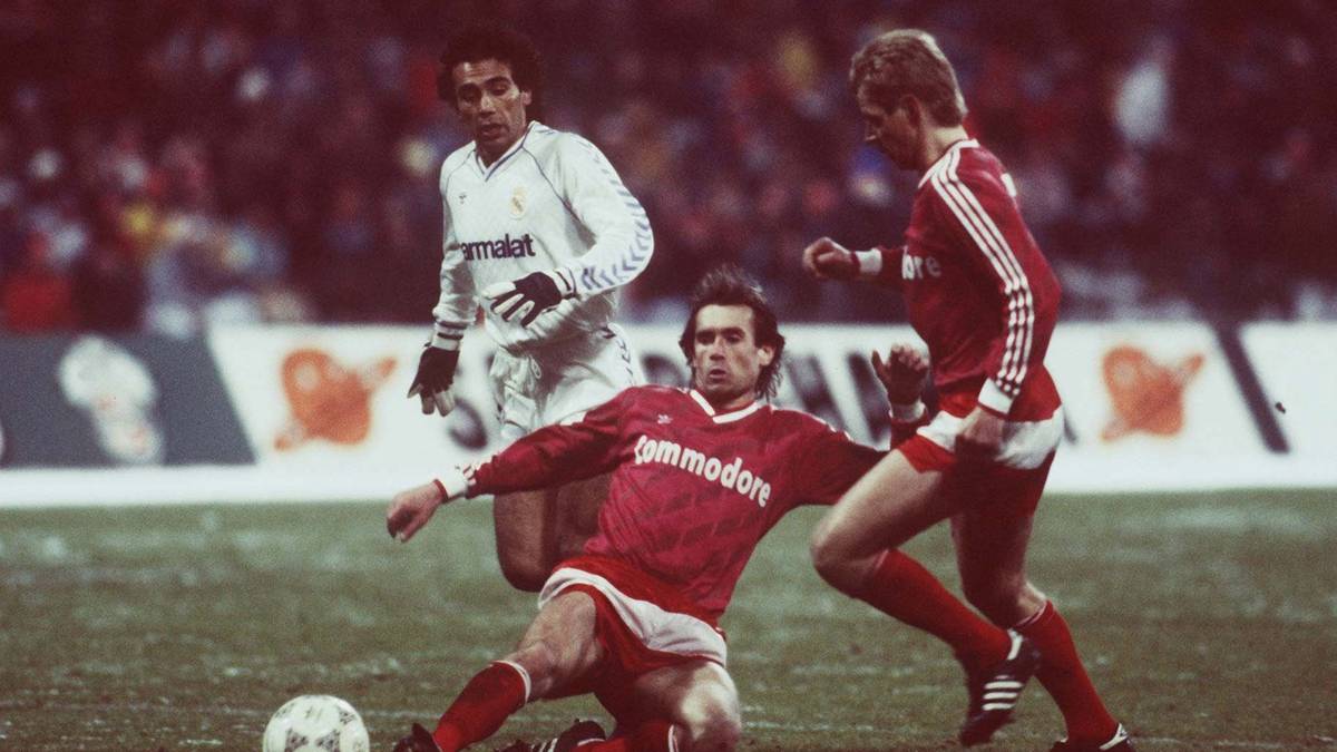 PLATZ 6 - NORBERT EDER (M.): Einer der unterschätzteren Spieler in der Geschichte des FC Bayern. Doch in 132 Spielen für die Münchner fuhr er vier Titel ein. Bei seinen Teamkollegen genoss er hohes Ansehen und war auch im Bayern-Mannschaftsrat vertreten. Stammspieler der Vize-Weltmeister 1986 