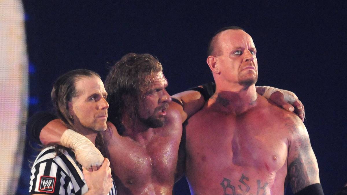 Den Matches mit Michaels folgten die ebenso starken Duelle mit Triple H, die der Taker (nun mit kurzgeschorenen Haaren) ebenfalls beide gewann, das zweite in einem Hell-in-a-Cell-Match und mit Michaels als Gastringrichter. Am Ende lagen sich alle drei erschöpft in den Armen und ließen sich vom Publikum feiern