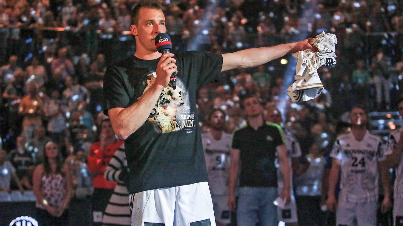 Sprechchöre und Tränen bei „Minis“ Abschied