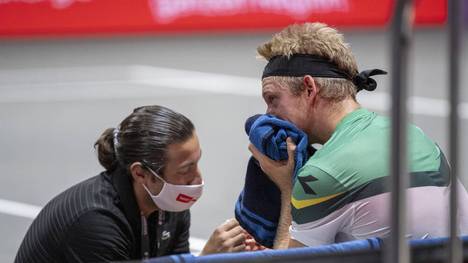 Alejandro Davidovich Fokina verletzte sich beim Halbfinale gegen Alexander Zverev in Köln