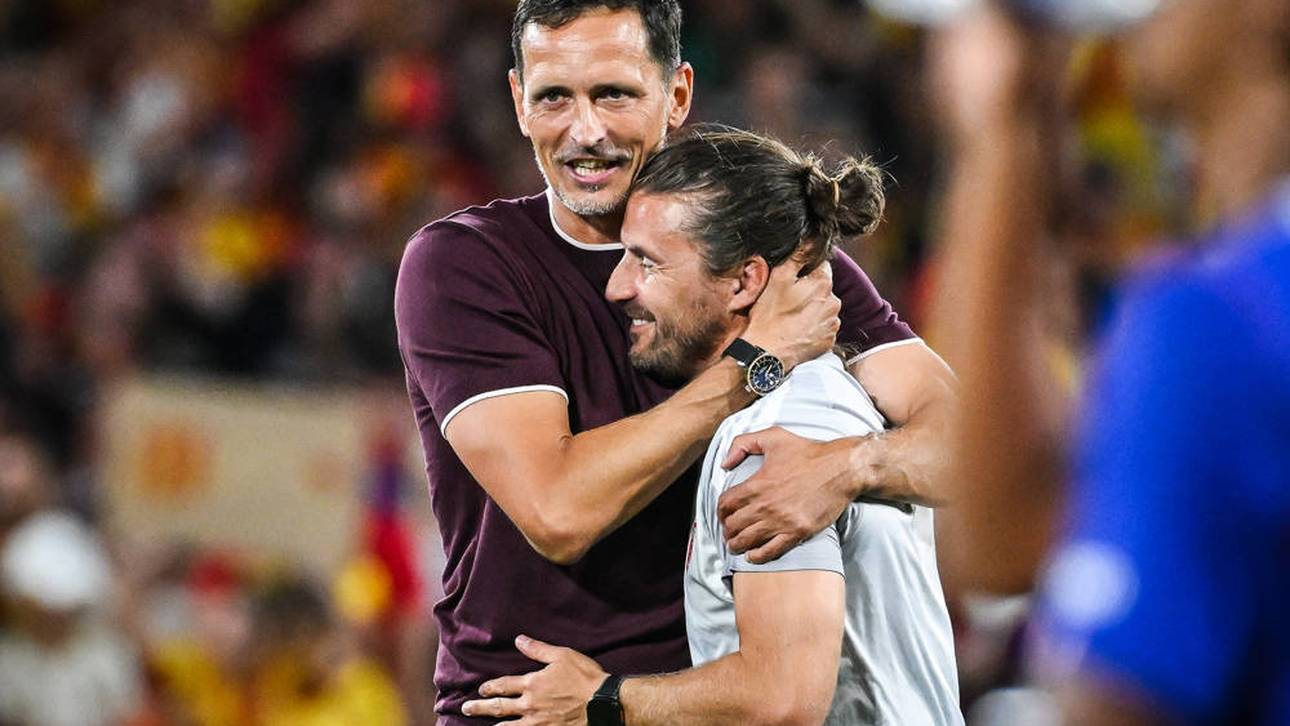 Dino Toppmöller und sein französischer Co-Trainer Yannick Cahuzac können sich auf französisch unterhalten