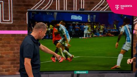 Das ägyptische Nationalteam tobt nach dem Achtelfinal-Aus gegen Argentinien. Wurde das Team von Hossam Hassan in mehreren Situationen bewusst benachteiligt? Patrick Ittrich analysiert.