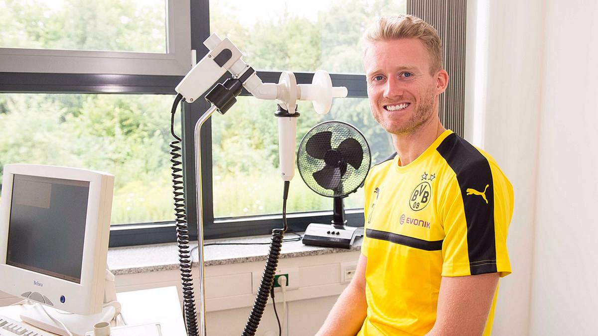 Schürrle hat seinen Part schon absolviert - und scheint sich über seine guten Werte zu freuen