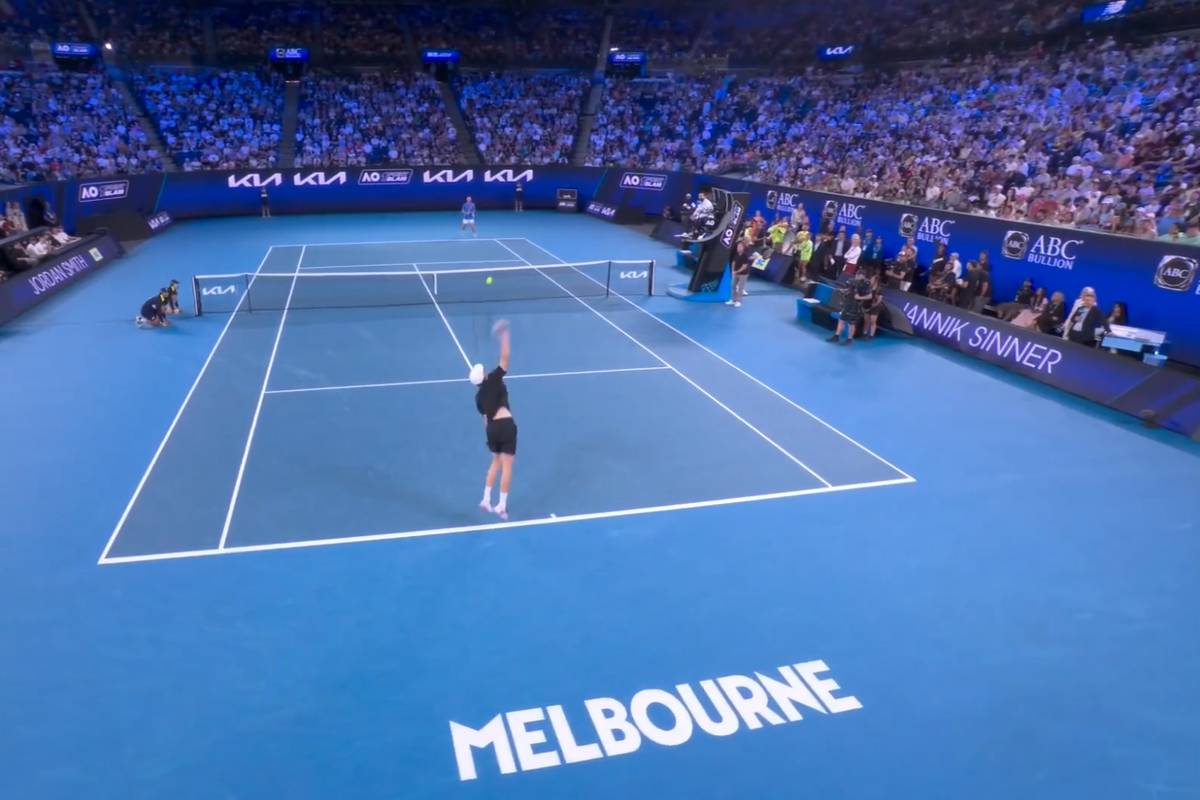 Amateur schockt Tennisstar bei Showturnier!