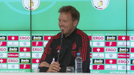 Alfred Schreuder ist scheinbar im Gespräch beim VfB Stuttgart im Gespräch. Der ehemalige Co-Trainer von Julian Nagelsmann ist aktuell noch bei Ajax unter Vertrag. 