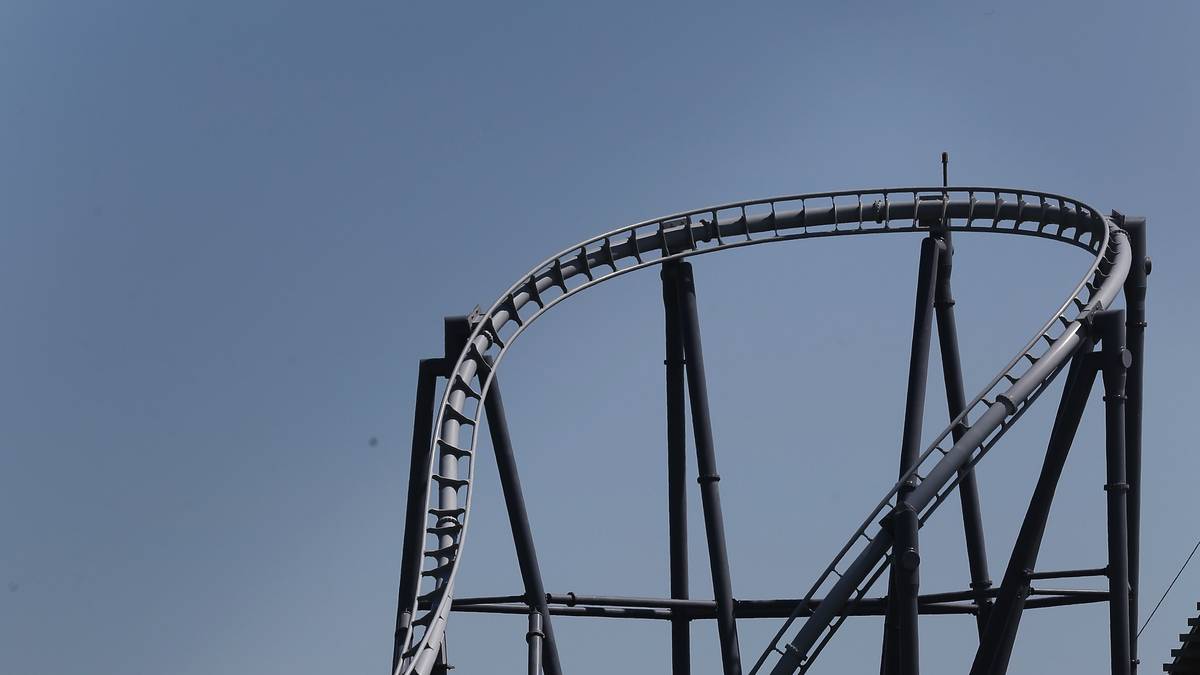 Im Rahmen des Projekt Nürburgring 2009 wird ein Freizeitpark mit Achterbahn, ein Einkaufszentrum, ein Kneipenviertel, Hotels und ein Feriendorf in unmittelbarer Nähe erbaut