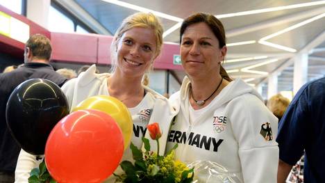 Annika Schleu (li.) und Bundestrainerin Kim Raisner (re.) im August 2016