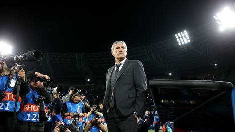 Quique Setién bleibt offenbar Trainer des FC Barcelona. Wie die spanischen Zeitungen Sport und Mundo Deportivo berichten, ist dies das Ergebnis einer kurzfristig einberufenen Sitzung der Barca-Bosse.