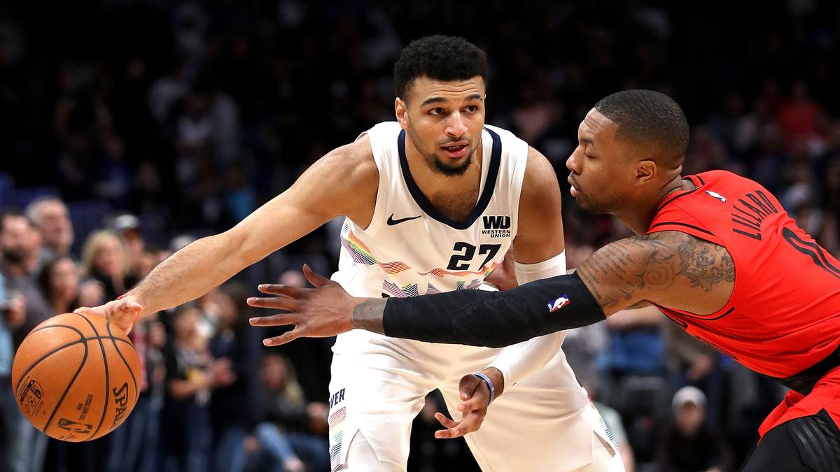 Das Zauberwort für den Guard heißt aber sicherlich Konstanz. Während Denver in der Regular Season einen schwachen Murray kompensieren kann, fielen seine offensiven Auszeiten in den Playoffs schwerer ins Gewicht, da dort die gegnerische Defense noch besser agiert. Mit seiner Relevanz für Denver darf sich Murray in der kommenden Saison diese nicht mehr in der Häufigkeit leisten