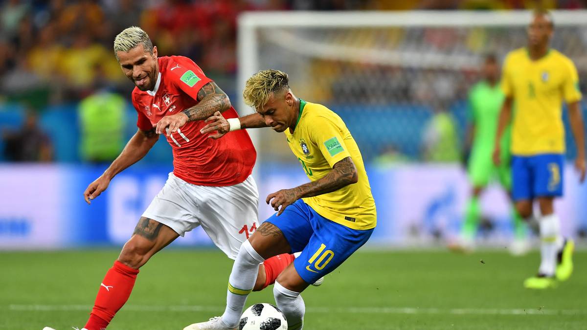 Das klappte da noch ausgezeichnet: Behrami zog Brasiliens Superstar Neymar als Sonderbewacher den Zahn, die Schweiz holte beim 1:1 einen Punkt