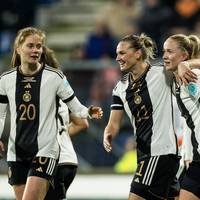 Die deutschen DFB-Frauen besiegen die Niederlande und sichern sich das Olympia-Ticket mit der letzten verbliebenen Chance. Horst Hrubesch soll die Mannschaft nach Paris führen.