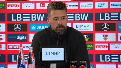 Nach der Niederlage gegen den VfB Stuttgart zeigt sich der FC Augsburg Trainer Sandro Wagner frustriert und spricht über das weitere Vorgehen in der Länderspielpause und das Gegentor. 