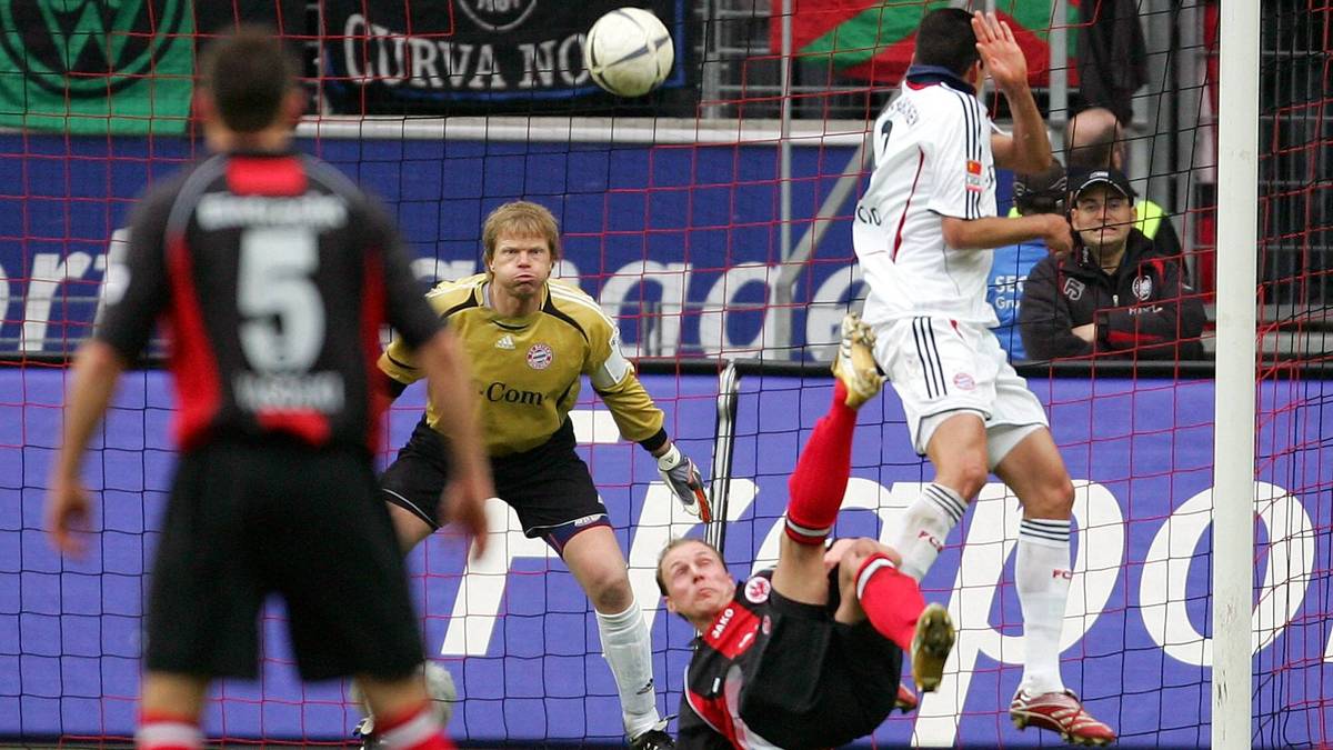 Was für ein irres Ding! Am 17. März 2007 gewinnen die Frankfurter durch einen unfassbaren Fallrückzieher von Defensiv-Allrounder Christoph Preuss mit 1:0. Bayern-Keeper Oliver Kahn hat keine Chance
