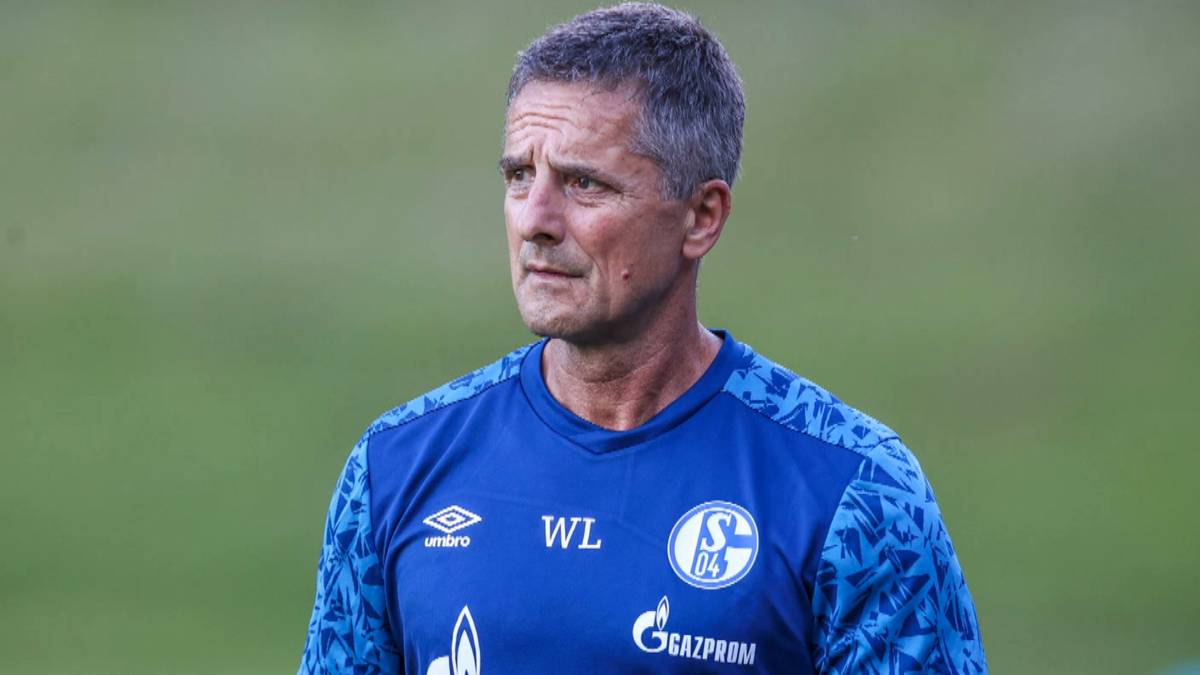 Beim FC Schalke gibt es wegen Huntelaar Kritik an Fitnesschef Werner Leuthard