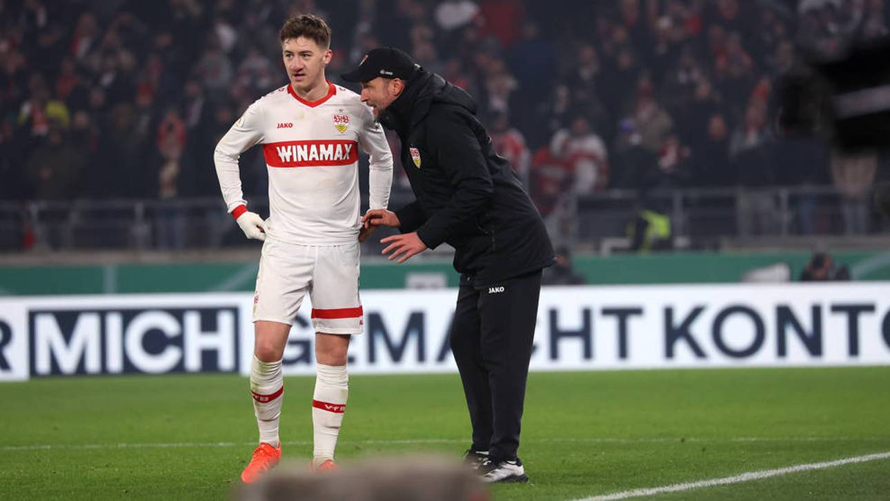 Sebastian Hoeneß (r.) zeigt sich bezüglich eines Verbleibs von Angelo Stiller optimistisch