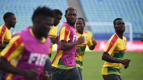 FBL-CONFED-CUP-CMR-TRAINING