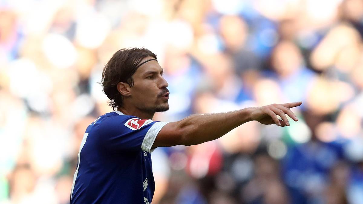 BENJAMIN STAMBOULI: Frisch in den Mannschaftsrat gewählt, was als Belohnung für seine Entwicklung zu werten ist. Denkt wie ein Trainer und ist deshalb bei Tedesco hochgeschätzt. In kniffligen Momenten einer seiner ersten Ansprechpartner