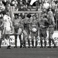 Nur 45 Minuten dauert die Bundesliga-Karriere von Max Eberl beim FC Bayern. An die Ereignisse im Oktober 1991 erinnert er sich noch genau zurück.