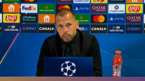 Ajax Amsterdam erlebt in der Champions League einen bitteren Abend beim 0:4 in Marseille. Trainer John Heitinga hebt die Qualität des Gegners hervor.
