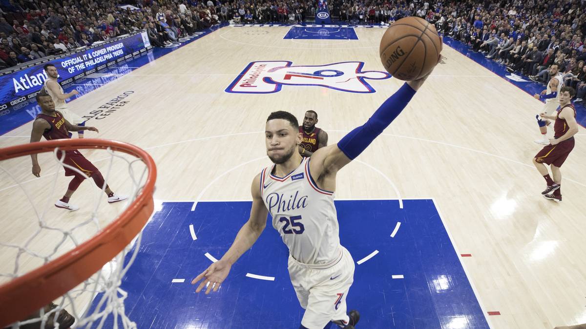PLATZ 9 - PHILADELPHIA 76ERS: In der Saison 2015/2016 beendeten die Sixers die Saison noch mit zehn Siegen und 72 Pleiten. Zwei Jahre später hat Philadelphia nach der regulären Saison eine bessere Bilanz als die Cleveland Cavaliers aufzuweisen. Mit 16 Siegen in Folge sind die Sixers zudem das formstärkste Team in der NBA