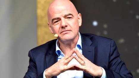 FIFA-Präsident Gianni Infantino gerät wegen des Einsatzes eines Privatjets offenbar in Erklärungsnot.