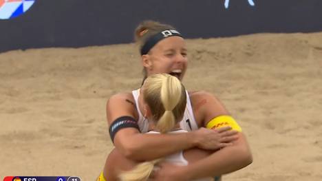 Katja Stam und Raïsa Schoon haben sich bei der Beachvolleyball-EM in Polen erstmals den Europameistertitel gesichert. Die Niederländerinnen setzten sich im Finale souverän mit 2:0 gegen das spanische Duo Tania Moreno und Sofía Izuzquiza durch.