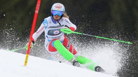 Ex-Ski-Star Denise Feierabend verkündet die Geburt ihres Sohnes