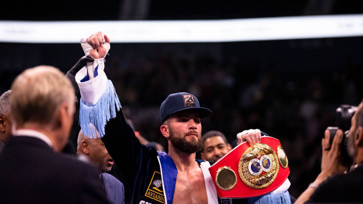 Er feiert in seiner Heimat den so sehr ersehnten Triumph und fordert gleich danach einen Vereinigungskampf mit WBC-Weltmeister David Benavidez aus Mexiko