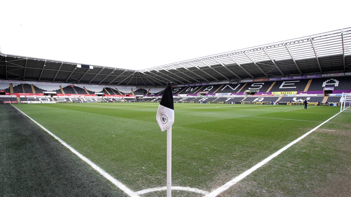 PLATZ 19: SWANSEA: MORGAN-FAMILIE: Der walisische Klub gehört einem Konsortium lokaler Unternehmer und Mäzenen. Die bekanntesten unter ihnen sind die Mitglieder der Morgan-Familie. Familien-Oberhaupt Martin wurde zum Multimillionär, als er 1999 sein Reisebüro verkaufte. 2002 investierte man einen Teil der Millionen in den Traditionsklub. Zum Vorstandsvorsitzenden machte sich Martin, geschätztes Vermögen 42 Millionen Euro, aber nicht. Dieses Amt schusterte er einem gewissen Huw Jenkins zu, einem früheren Jugendtorwart und lebenslangem Fan des Klubs. Wieso Jenkins das Amt übernahm? "Weil ich der hohlste von allen war"