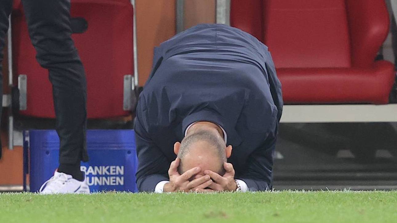 Augsburgs Trainer Jess Thorup verzweifelte in der Schlussphase