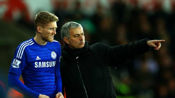 Chelsea-Coach Jose Mourinho mit Andre Schürrle
