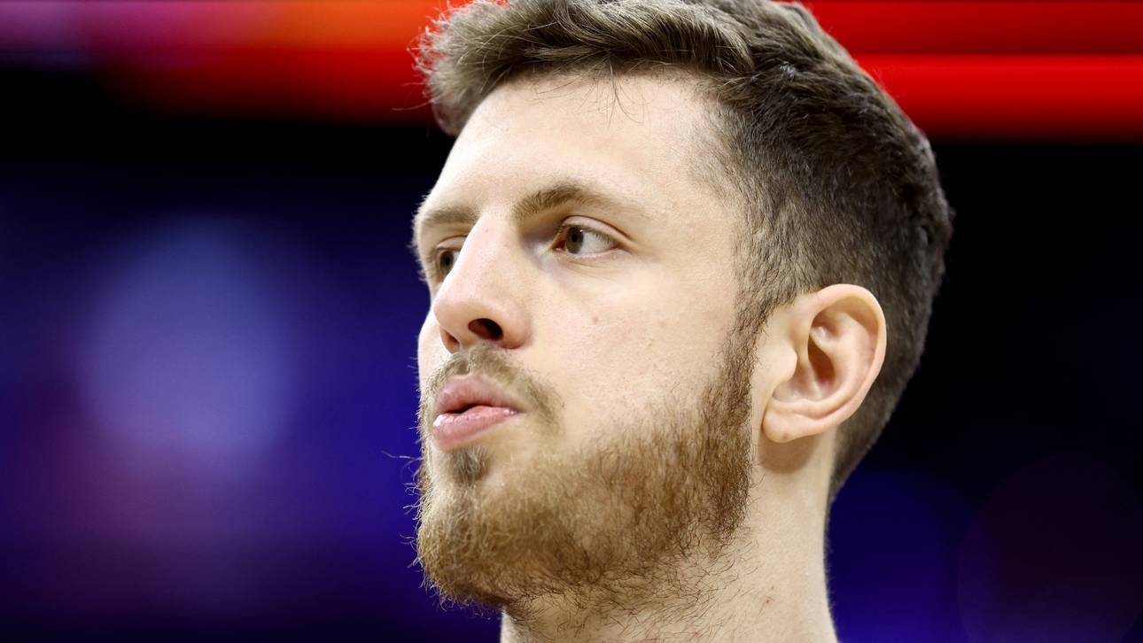 NBA: Handbruch bei Hartenstein