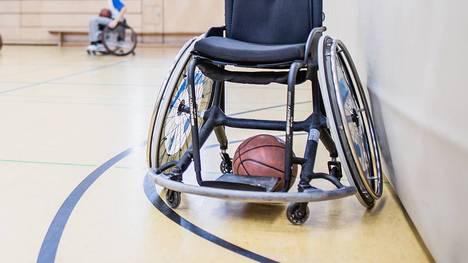Ein Rollstuhl-Basketballspiel wird von einer schlimmen Schlägerei überschattet