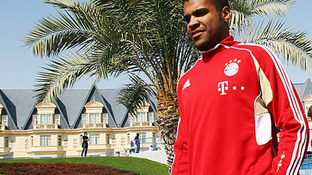 BRENO: Der Brasilianer kam 18-jährig nach München und kehrt kürzlich nach Brasilien zurück. Dort will er einen Neuanfang starten - nach vielen traurigen Stunden auf der Bayern-Bank, rechtskräftiger Verurteilung wegen schwerer Brandstiftung und anschließender Gefängnisstrafe. Breno ist einer von mehreren jungen Südamerika-Flops (z.B. Julio dos Santos, Jose Sosa), die die Bayern in den 2000er Jahren landen.