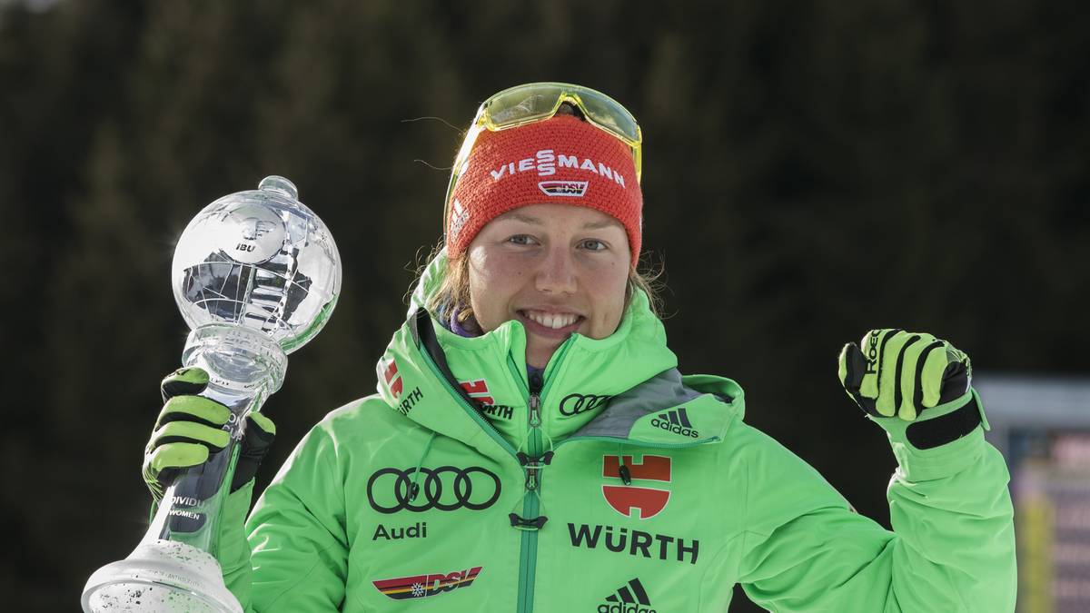 In Kontiolahti krönt Dahlmeier ihre herausragende Saison mit dem erstmaligen Gewinn des Gesamtweltcups. Nach Martina Glagow, Kati Wilhelm, Andrea Henkel und Magdalena Neuner ist sie bereits die fünfte deutsche Gesamtweltcup-Siegerin