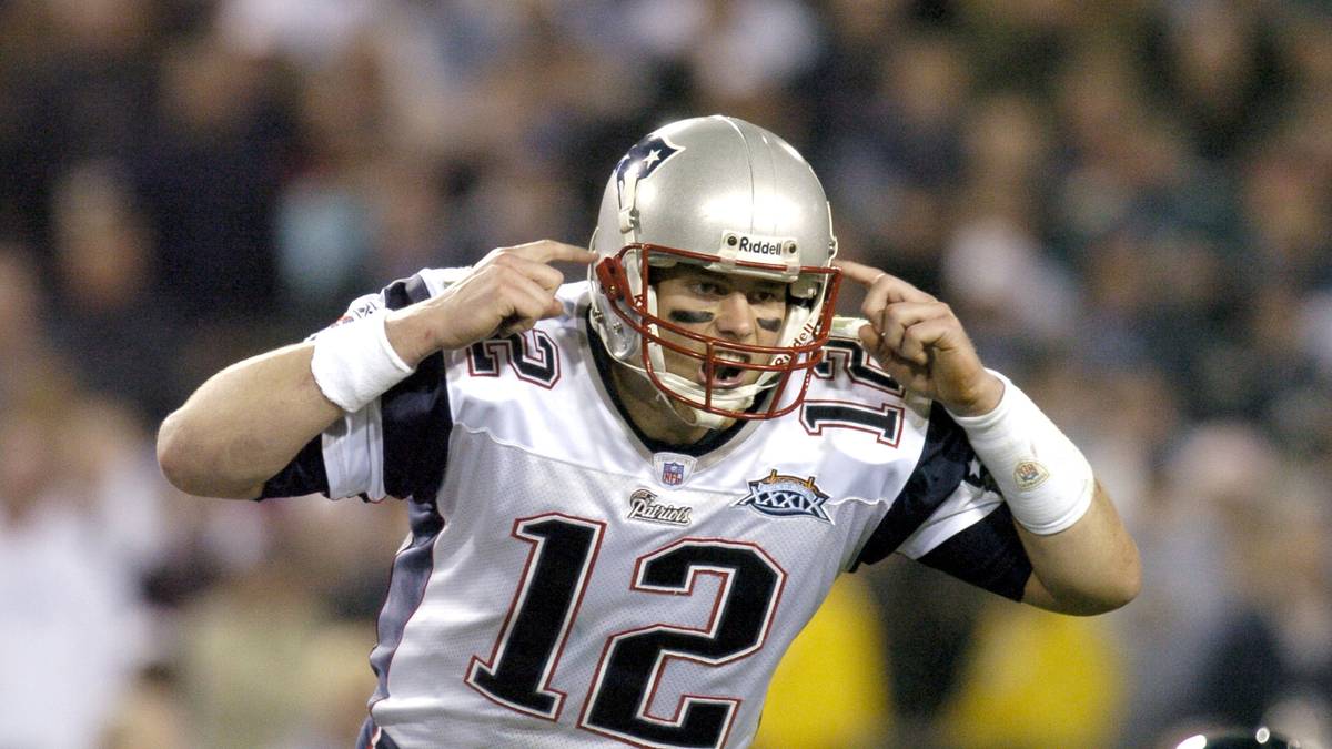 2005, NEW ENGLAND PATRIOTS (24:21 gegen die Philadelphia Eagles): Auch im Jahr 2005 wird es unter dem späteren Chiefs-Coach Andy Reid nichts mit dem ersten Super-Bowl-Titel der Eagles. Wieder einmal erweisen sich Tom Brady (Bild) und seine Patriots als zu stark für den Gegner und fahren ihren dritten Titel in vier Jahren ein