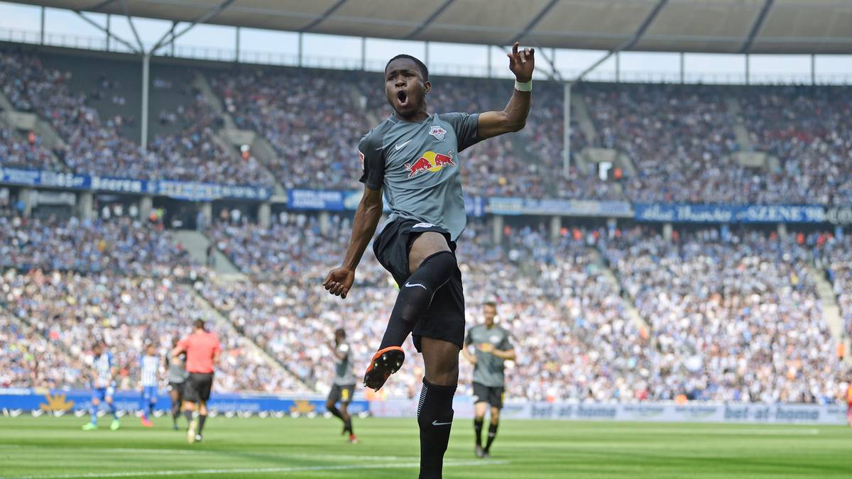 Im Kampf um die Europapokal-Plätze legt Leipzig los wie die Feuerwehr: Upamecano, Lookman (Bild) und Augustin - und schon nach 22 Minuten führen die Sachsen mit 3:1