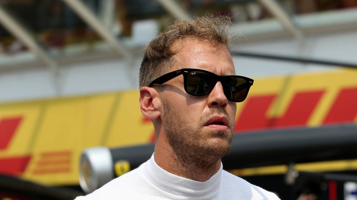 Vettel schlägt enttäuscht auf sein Lenkrad ein. Es ist die Wende im WM-Kampf, am Ende wird Hamilton erneut Weltmeister. Für Vettel ist es zugleich der Beginn eines Jahres voller Pleiten, Pech und Pannen. "Dieses Rennen werde ich nie vergessen, diesen Moment. Dieser Fehler kam mir sehr teuer zu stehen", sagt Vettel