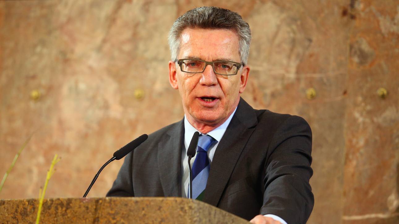 De Maiziere macht Hamburg Mut