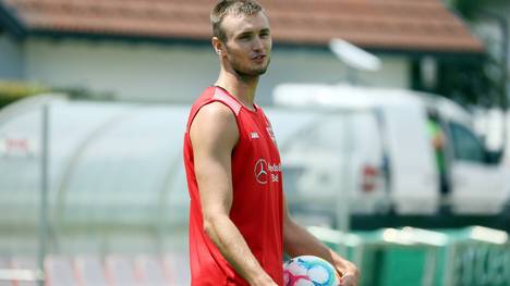 Um Sasa Kalajdzic gibt es in dieser Transferperiode mehrere Gerüchte. Nun sollen gleich mehrere Premier-League-Klubs an dem Stürmer vom VfB Stuttgart interessiert sein - darunter auch ein Topklub.